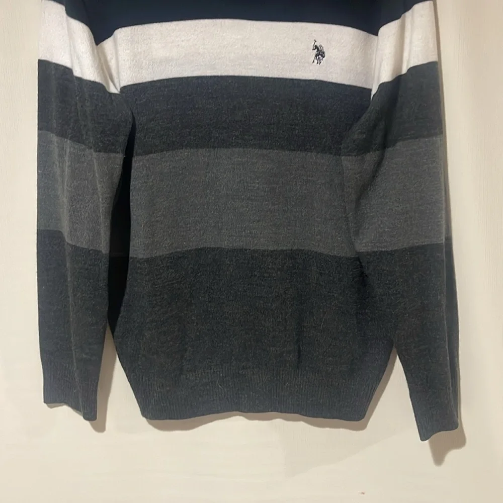NWOT U. S. POLO ASSN. Men’s V Neck, Long Sleeve Sweater Size Large